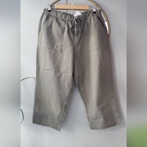 New Cato Army Green Casual Cropped Pants Size M